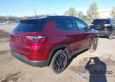 2022 Jeep Compass Altitude 4X4 z USA, uszkodzony, nr VIN 3C4NJDBB8NT184607